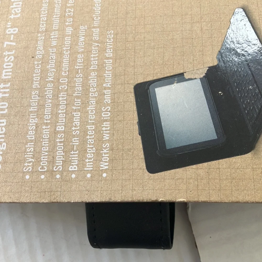 Radio shack universal tablet case with keyboard